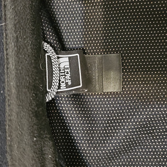 The North Face Women's Black Windwall Fleece Jacket - Picture 4 of 8